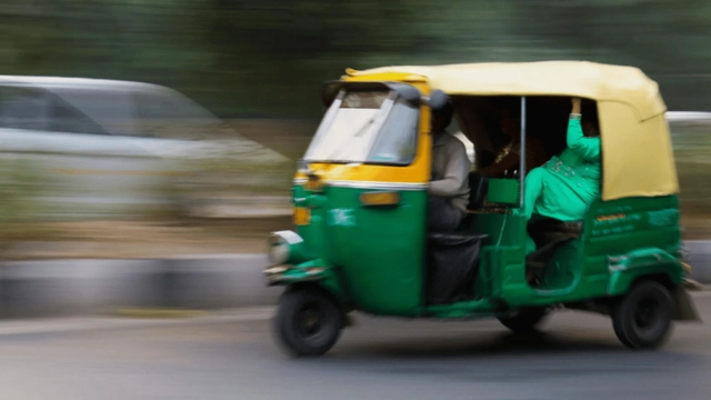 viral-video-auto-rickshaw-rams-multiple-commuters-after-driver-falls-down-from-vehicle